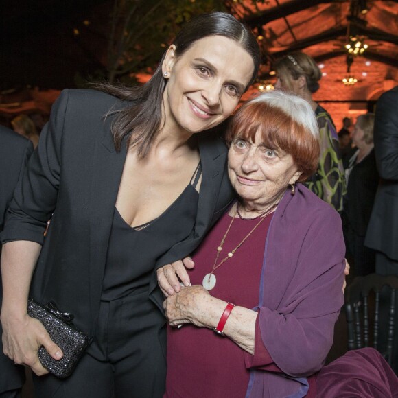 Juliette Binoche et Agnès Varda au dîner Kering pour "Women in Motion" lors du 69ème Festival du Film de Cannes. Le 15 mai 2016 ©Borde-Jacovides-Moreau/Bestimage