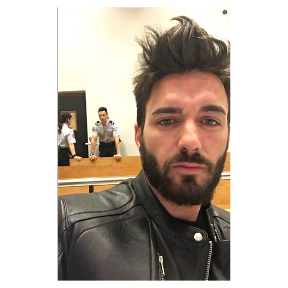 Thomas Vergara publie un selfie sur Snapchat en direct du procès et scandalise Internet