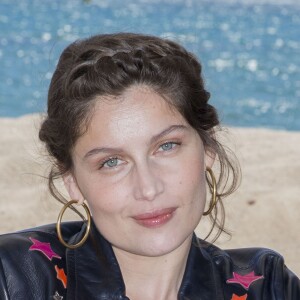 Laetitia Casta - Photocall organisé à l'occasion de la présentation en clôture de la Semaine de la Critique des 3 courts-métrages "Bonne Figure" de S.Kiberlain, "Kitty" de C.Sévigny et "En Moi" de L.Casta lors du 69 ème Festival International du Film de Cannes le 19 mai 2016 © Borde-Moreau / Bestimage