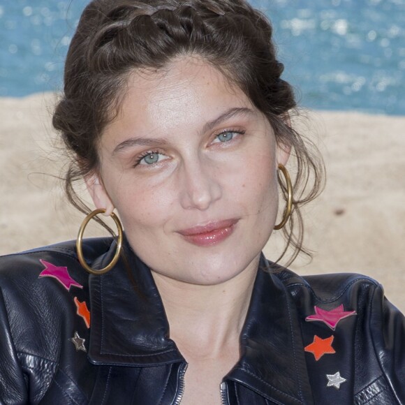 Laetitia Casta - Photocall organisé à l'occasion de la présentation en clôture de la Semaine de la Critique des 3 courts-métrages "Bonne Figure" de S.Kiberlain, "Kitty" de C.Sévigny et "En Moi" de L.Casta lors du 69 ème Festival International du Film de Cannes le 19 mai 2016 © Borde-Moreau / Bestimage