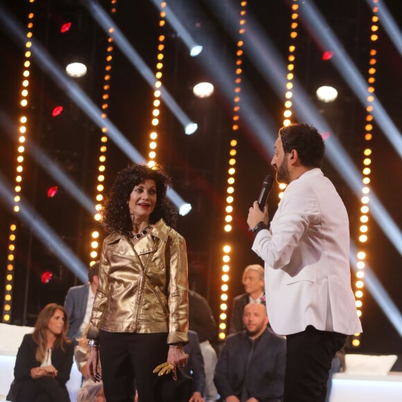 Exclusif - Isabelle Morini-Bosc, Cyril Hanouna - Prime time en direct de l'émission "Touche pas à mon poste fait son Olympia !" à l'Olympia, Paris le 19 mai 2016. L'émission produite par H2O Productions était retransmise en direct sur D8. © CVS/Bestimage