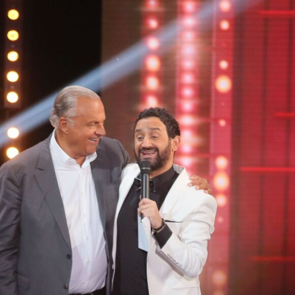 Exclusif - Gérard Louvin, Cyril Hanouna - Prime time en direct de l'émission "Touche pas à mon poste fait son Olympia !" à l'Olympia, Paris le 19 mai 2016. L'émission produite par H2O Productions était retransmise en direct sur D8. © CVS/Bestimage