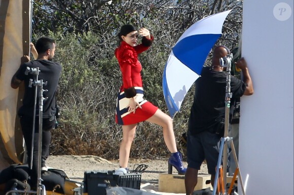 Kylie Jenner en plein shooting photo à Malibu, Los Angeles, le 17 mai 2016.