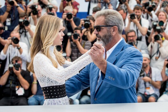 Mel Gibson et Erin Moriarty - Photocall du film "Blood Father" lors du 69e Festival International du Film de Cannes, le 21 mai 2016. © Cyril Moreau - Olivier Borde/Bestimage