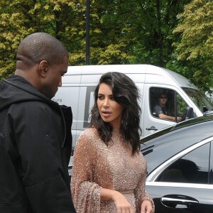 Kim Kardashian et son mari Kanye West à la Royal Geographical Society pour le Vogue Festival. Londres, le 21 mai 2016.