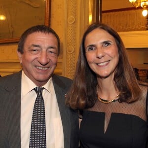 Exclusif - Ange Mancini (Patron du RAID entre 1985 et 1990) et Agnès Zanardi, commissaire divisionnaire, chef de la brigade de répression du banditisme (BRB) - Soirée des 40 ans de la BRB (Brigade de répression du banditisme) dans les salons du théâtre du Châtelet à Paris le 17 mai 2016. Jean-Marie Bigard qui fêtait son 62ème anniversaire a dit en plaisantant qu'il préférait faire la fête avec des flics plutôt qu'avec sa femme et ses amis. © Didier Sabardin/Bestimage