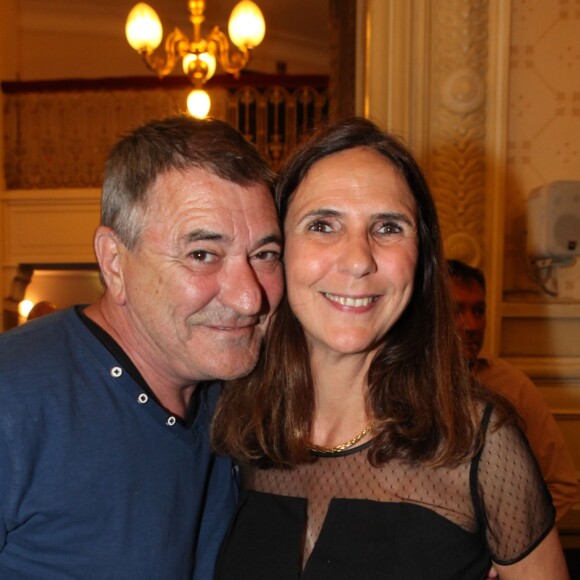 Exclusif - Jean-Marie Bigard , Agnès Zanardi, commissaire divisionnaire, chef de la brigade de répression du banditisme (BRB) - Soirée des 40 ans de la BRB (Brigade de répression du banditisme) dans les salons du théâtre du Châtelet à Paris le 17 mai 2016. Jean-Marie Bigard qui fêtait son 62ème anniversaire a dit en plaisantant qu'il préférait faire la fête avec des flics plutôt qu'avec sa femme et ses amis. © Didier Sabardin/Bestimage