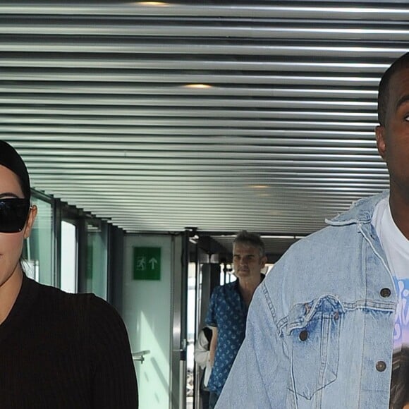 Kim Kardashian et Kanye West arrivent à l'aéroport Heathrow de Londres. Le 22 mai 2016