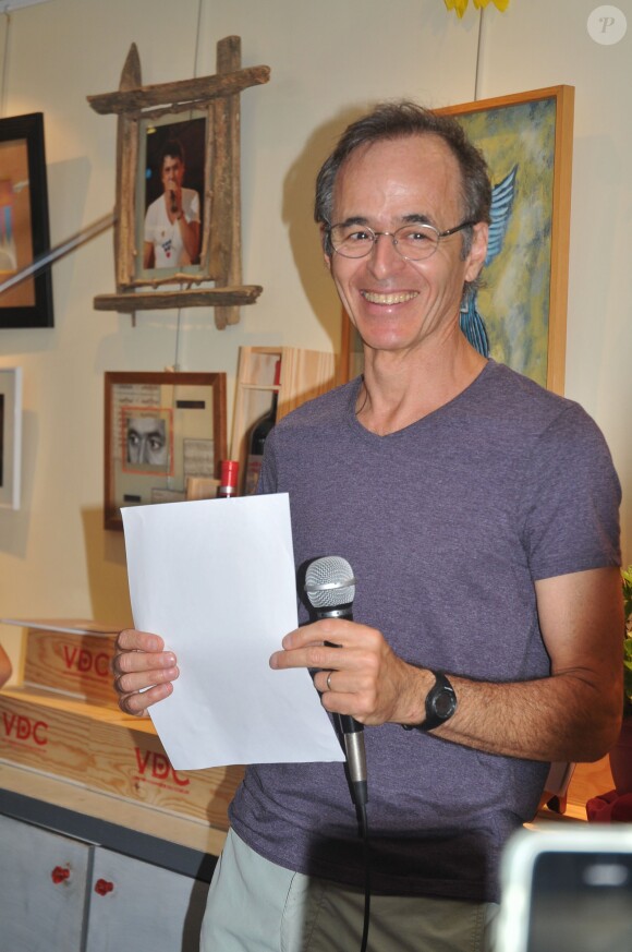 Exclusif - Jean-Jacques Goldman - Vente aux enchères à l'occasion du 20ème anniversaire du spectacle "Les Vendanges du Coeur" à Ouveillan, près de Narbonne (Aude) au profit des "Restos du Coeur" le 20 juillet 2014