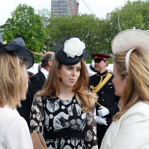 La princesse Beatrice d'York Kate lors d'une garden party organisée dans les jardins de Buckingham Palace le 24 mai 2016.