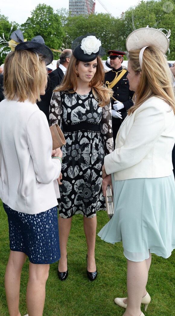 La princesse Beatrice d'York Kate lors d'une garden party organisée dans les jardins de Buckingham Palace le 24 mai 2016.