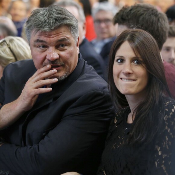 David Douillet et sa nouvelle compagne Vanessa lors du congrès fondateur des Républicains au Paris Events Center de la Porte de la Villette, à Paris le 30 mai 2015.