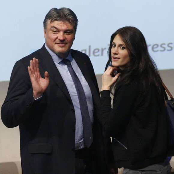 David Douillet et Vanessa, sa compagne, lors d'une réunion publique Les Républicains, espace Gérard Philippe à Sartrouville, le 27 octobre 2015, dans le cadre de la campagne pour les élections régionales en Ile de France de Valérie Pécresse.