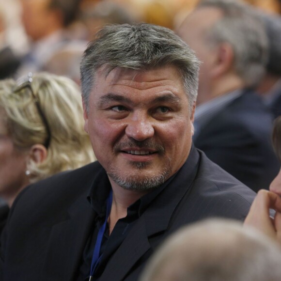 David Douillet et sa nouvelle compagne Vanessa lors du congrès fondateur des Républicains au Paris Events Center de la Porte de la Villette, à Paris le 30 mai 2015.