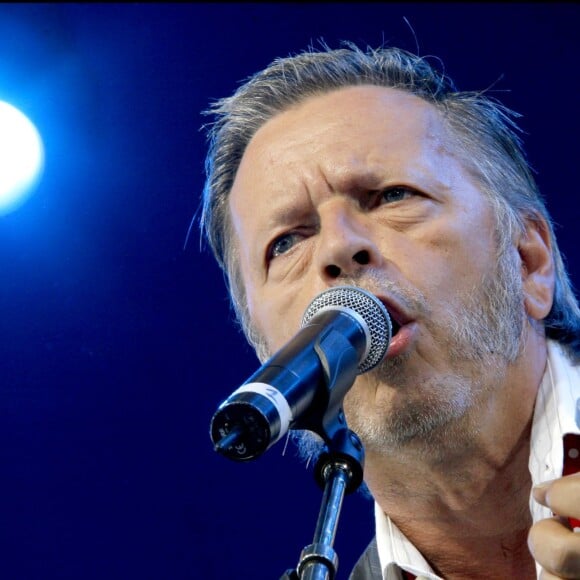 Renaud en concert au stade Charlety à Paris le 1er mai 2007