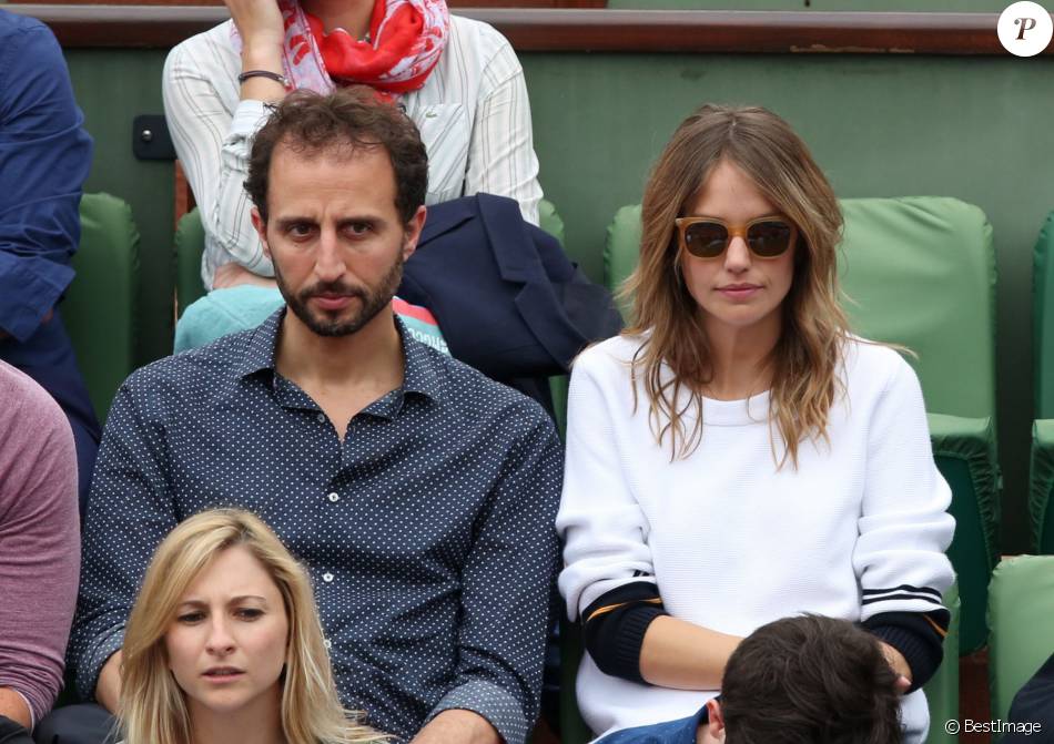 Arie Elmaleh Et Laurence Arne Dans Les Tribunes De Roland Garros Le 26 Mai 2016 C Dominique Jacovides Bestimage Purepeople