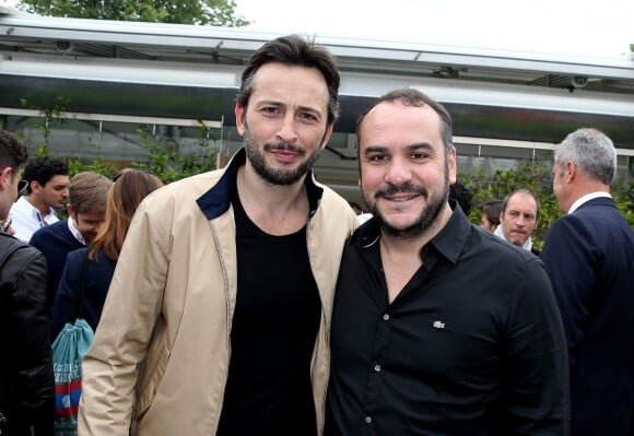 Michaël Cohen et François Xavier Demaison au village des Internationaux de Tennis de Roland Garros le 26 mai 2016. © Dominique Jacovides / Bestimage