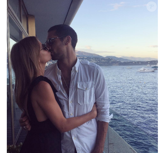Millie Mackintosh officialise avec son nouveau boyfriend Hugo Taylor lors du Grand Prix de Formule 1 de Monaco. Photo publiée sur Instagram, le 29 mai 2016