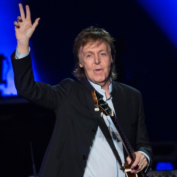 Paul McCartney en concert à l'AccorHotels Arena à Paris, le 30 mai 2016. © Cyril Moreau/Bestimage  Paul McCartney performs at AccorHotels Arenathe "AccorHotels Arena" in Paris, France, on May 30th 2016.30/05/2016 - Paris