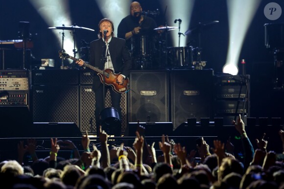 Paul McCartney en concert à l'AccorHotels Arena à Paris, le 30 mai 2016. © Cyril Moreau/Bestimage  Paul McCartney performs at AccorHotels Arenathe "AccorHotels Arena" in Paris, France, on May 30th 2016.30/05/2016 - Paris