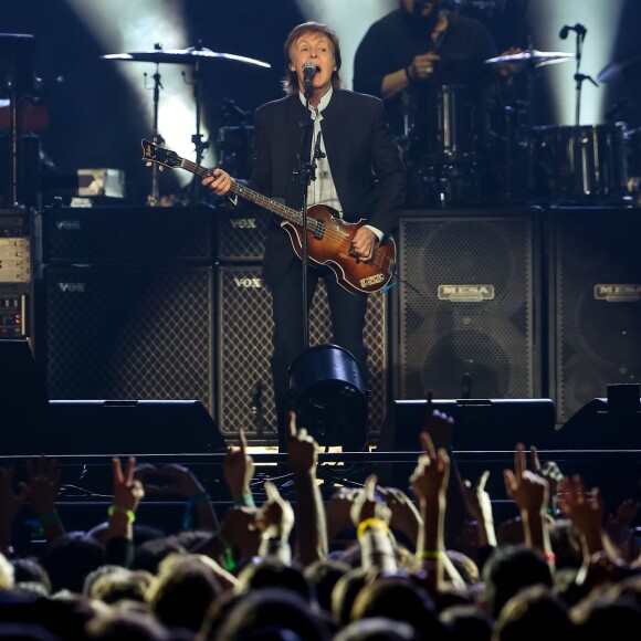 Paul McCartney en concert à l'AccorHotels Arena à Paris, le 30 mai 2016. © Cyril Moreau/Bestimage  Paul McCartney performs at AccorHotels Arenathe "AccorHotels Arena" in Paris, France, on May 30th 2016.30/05/2016 - Paris