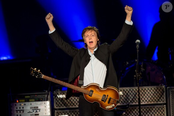 Paul McCartney en concert à l'AccorHotels Arena à Paris, le 30 mai 2016. © Cyril Moreau/Bestimage  Paul McCartney performs at AccorHotels Arenathe "AccorHotels Arena" in Paris, France, on May 30th 2016.30/05/2016 - Paris