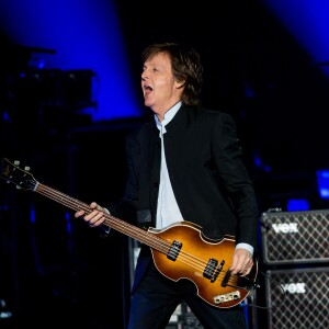 Paul McCartney en concert à l'AccorHotels Arena à Paris, le 30 mai 2016. ©Cyril Moreau/Bestimage