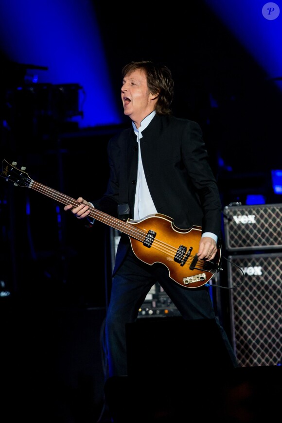 Paul McCartney en concert à l'AccorHotels Arena à Paris, le 30 mai 2016. ©Cyril Moreau/Bestimage