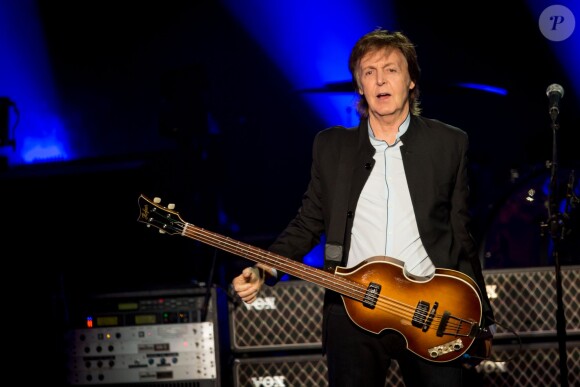 Paul McCartney en concert à l'AccorHotels Arena à Paris, le 30 mai 2016. ©Cyril Moreau/Bestimage