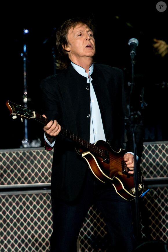 Paul McCartney en concert à l'AccorHotels Arena à Paris, le 30 mai 2016. ©Cyril Moreau/Bestimage