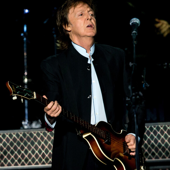 Paul McCartney en concert à l'AccorHotels Arena à Paris, le 30 mai 2016. ©Cyril Moreau/Bestimage