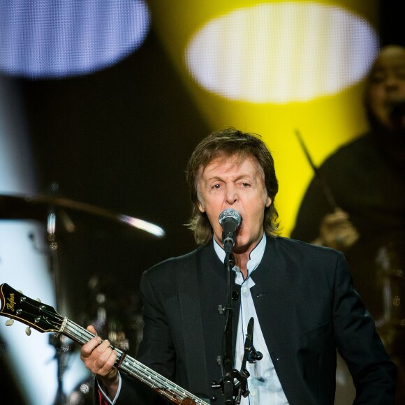 Paul McCartney en concert à l'AccorHotels Arena à Paris, le 30 mai 2016. ©Cyril Moreau/Bestimage