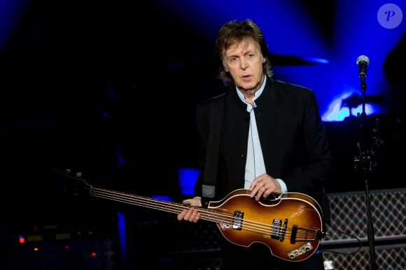 Paul McCartney en concert à l'AccorHotels Arena à Paris, le 30 mai 2016. ©Cyril Moreau/Bestimage