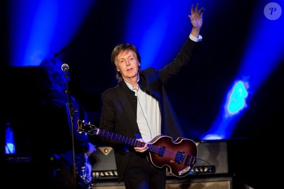 Paul McCartney en concert à l'AccorHotels Arena à Paris, le 30 mai 2016. ©Cyril Moreau/Bestimage
