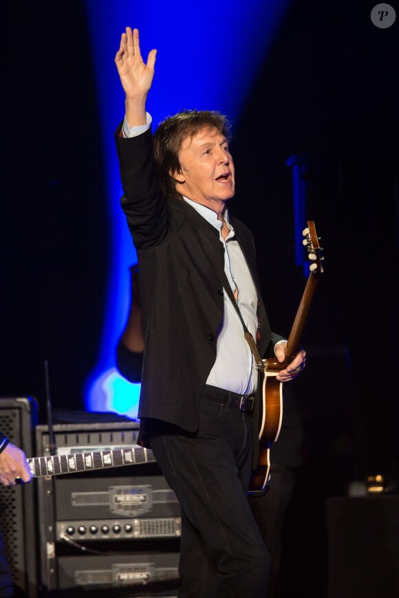 Paul McCartney en concert à l'AccorHotels Arena à Paris, le 30 mai 2016. ©Cyril Moreau/Bestimage