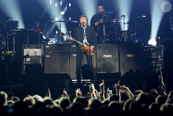 Paul McCartney en concert à l'AccorHotels Arena à Paris, le 30 mai 2016. ©Cyril Moreau/Bestimage