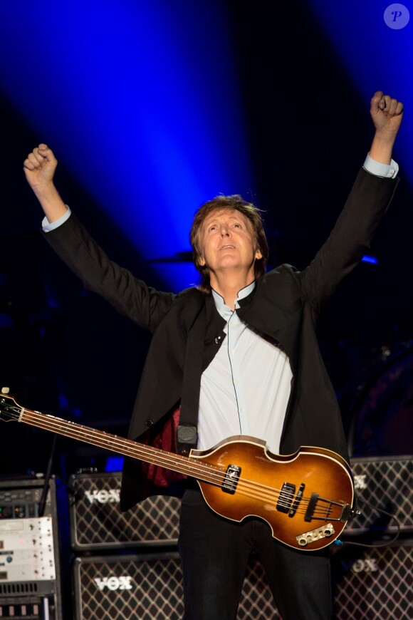 Paul McCartney en concert à l'AccorHotels Arena à Paris, le 30 mai 2016. ©Cyril Moreau/Bestimage