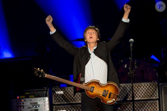 Paul McCartney en concert à l'AccorHotels Arena à Paris, le 30 mai 2016. ©Cyril Moreau/Bestimage
