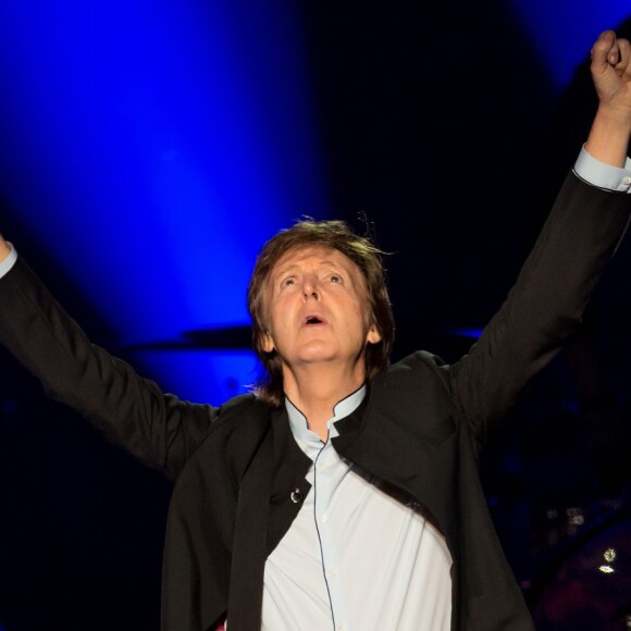 Paul McCartney en concert à l'AccorHotels Arena à Paris, le 30 mai 2016. ©Cyril Moreau/Bestimage