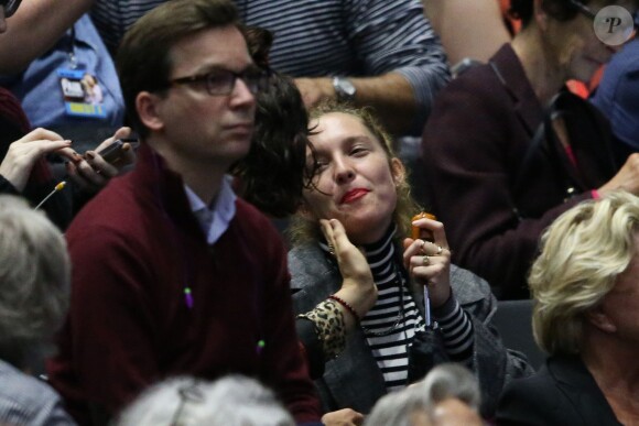 Exclusif - Soko et une amie au concert de Paul McCartney à l'AccorHotels Arena à Paris, le 30 mai 2016.