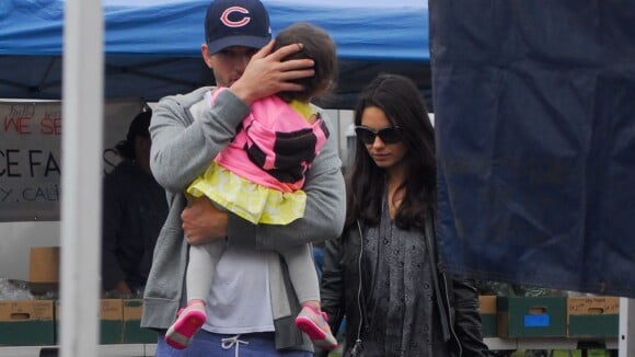 Mila Kunis et Ashton Kutcher de sortie avec leur adorable petite Wyatt