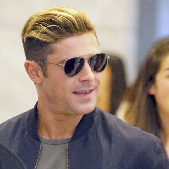 Zac Efron à la sortie des studios de radio "Sirius" à New York. Le 18 mai 2016