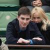 Emmanuelle Béart et son fils Yohann lors du tournoi de Roland-Garros le 3 juin 2016