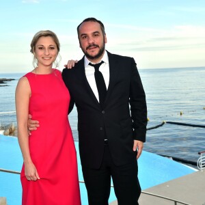 François-Xavier Demaison et sa compagne Anaïs participent au gala annuel de la Croix-Rouge française dans le cadre du prestigieux hôtel Eden Roc au Cap d'Antibes, le 3 juin 2016. © Bruno Bébert / Bestimage