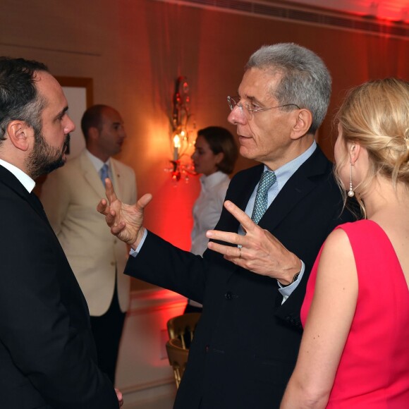 François Xavier Demaison et le préfet des Alpes Maritimes, Adolphe Colrat, participent au gala annuel de la Croix-Rouge française dans le cadre du prestigieux hôtel Eden Roc au Cap d'Antibes, le 3 juin 2016. © Bruno Bébert / Bestimage