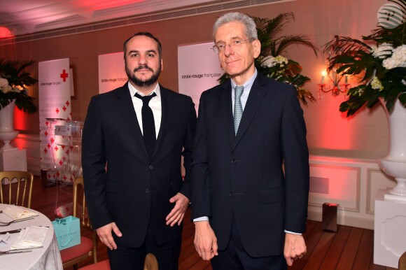 François Xavier Demaison et le préfet des Alpes Maritimes, Adolphe Colrat, participent au gala annuel de la Croix-Rouge française dans le cadre du prestigieux hôtel Eden Roc au Cap d'Antibes, le 3 juin 2016. © Bruno Bébert / Bestimage