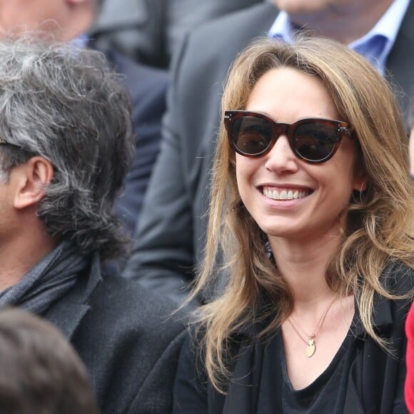 Laura Smet et son compagnon Raphaël dans les tribunes de la finale homme des internationaux de France de Roland Garros à Paris le 5 juin 2016. © Moreau-Jacovides / Bestimage