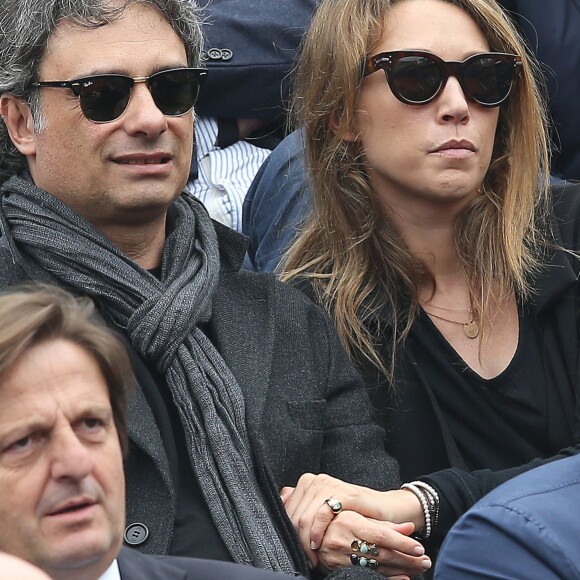 Laura Smet et son compagnon Raphaël dans les tribunes de la finale homme des internationaux de France de Roland Garros à Paris le 5 juin 2016. © Moreau-Jacovides / Bestimage