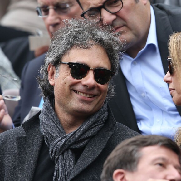 Laura Smet et son compagnon Raphaël, Marie Drucker et son compagnon Mathias Vicherat dans les tribunes de la finale homme des internationaux de France de Roland-Garros à Paris le 5 juin 2016. © Moreau-Jacovides / Bestimage