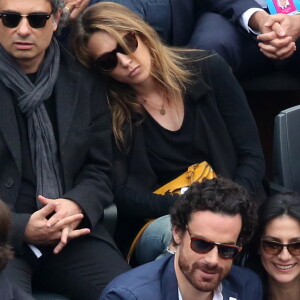 Laura Smet et son compagnon Raphaël, Marie Drucker et son compagnon Mathias Vicherat dans les tribunes de la finale homme des internationaux de France de Roland-Garros à Paris le 5 juin 2016. © Moreau-Jacovides / Bestimage